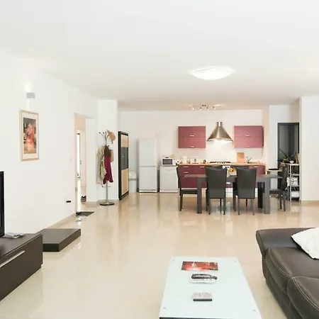 Paradise Apartment